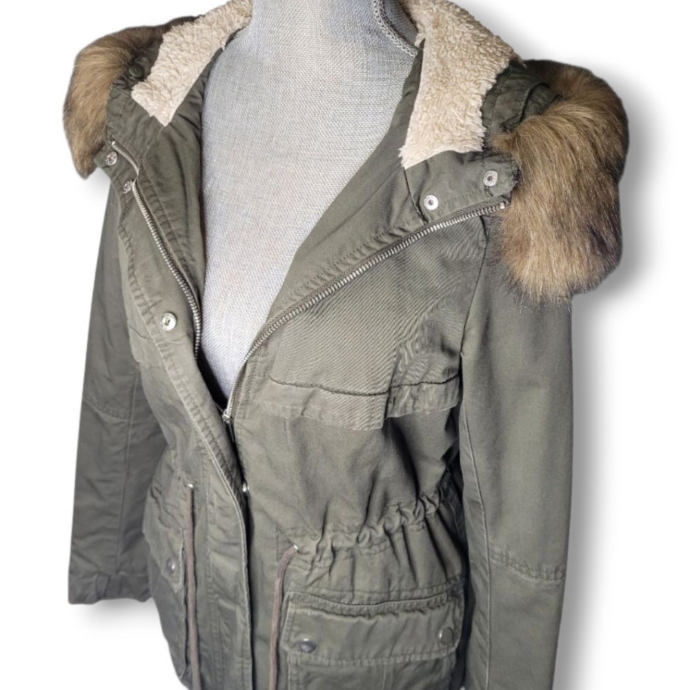 H&M Divided Army Green Faux Fur Parka Size 4